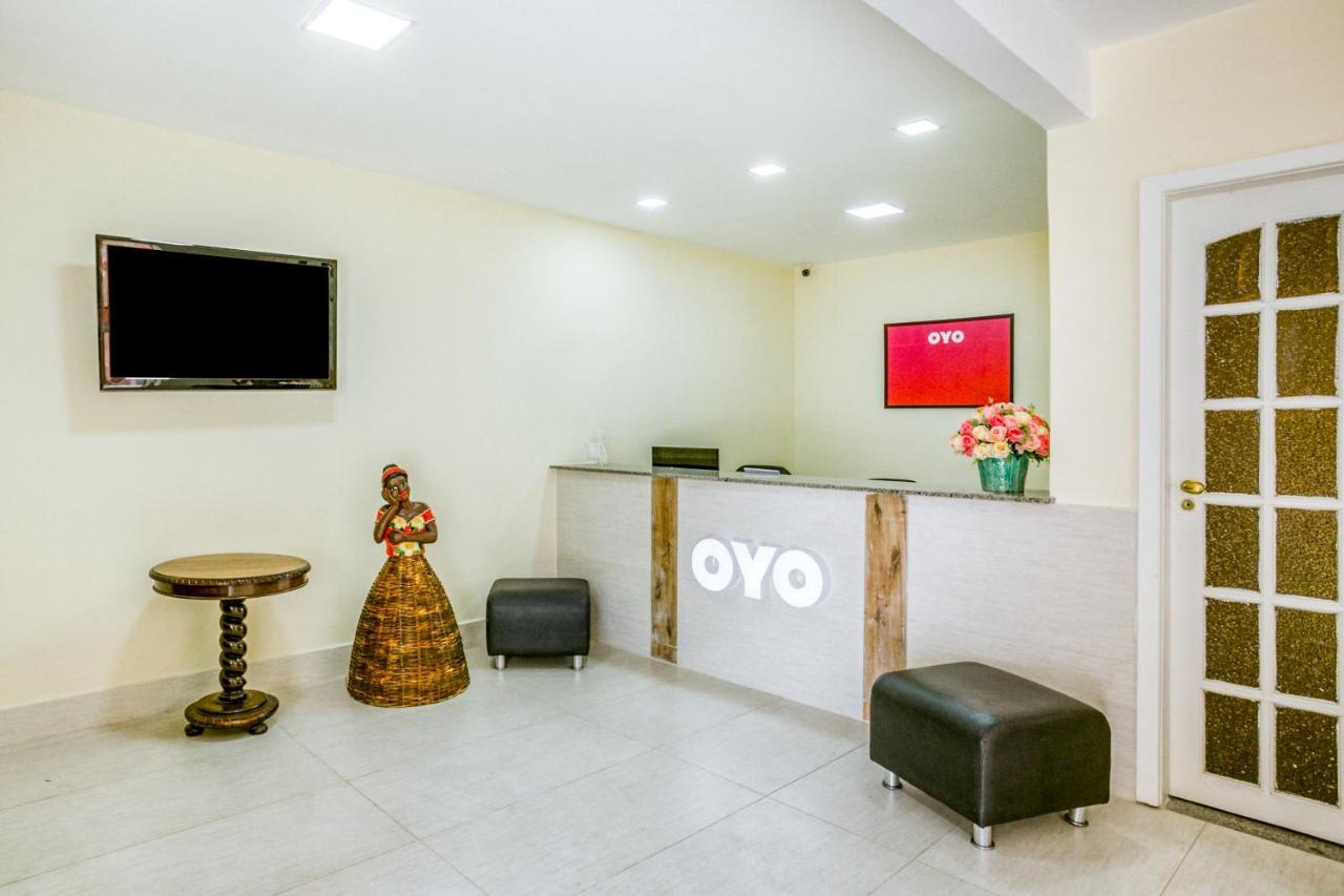 Oyo Nobs Hotel, サン・ジョアン・デ・メリチ エクステリア 写真