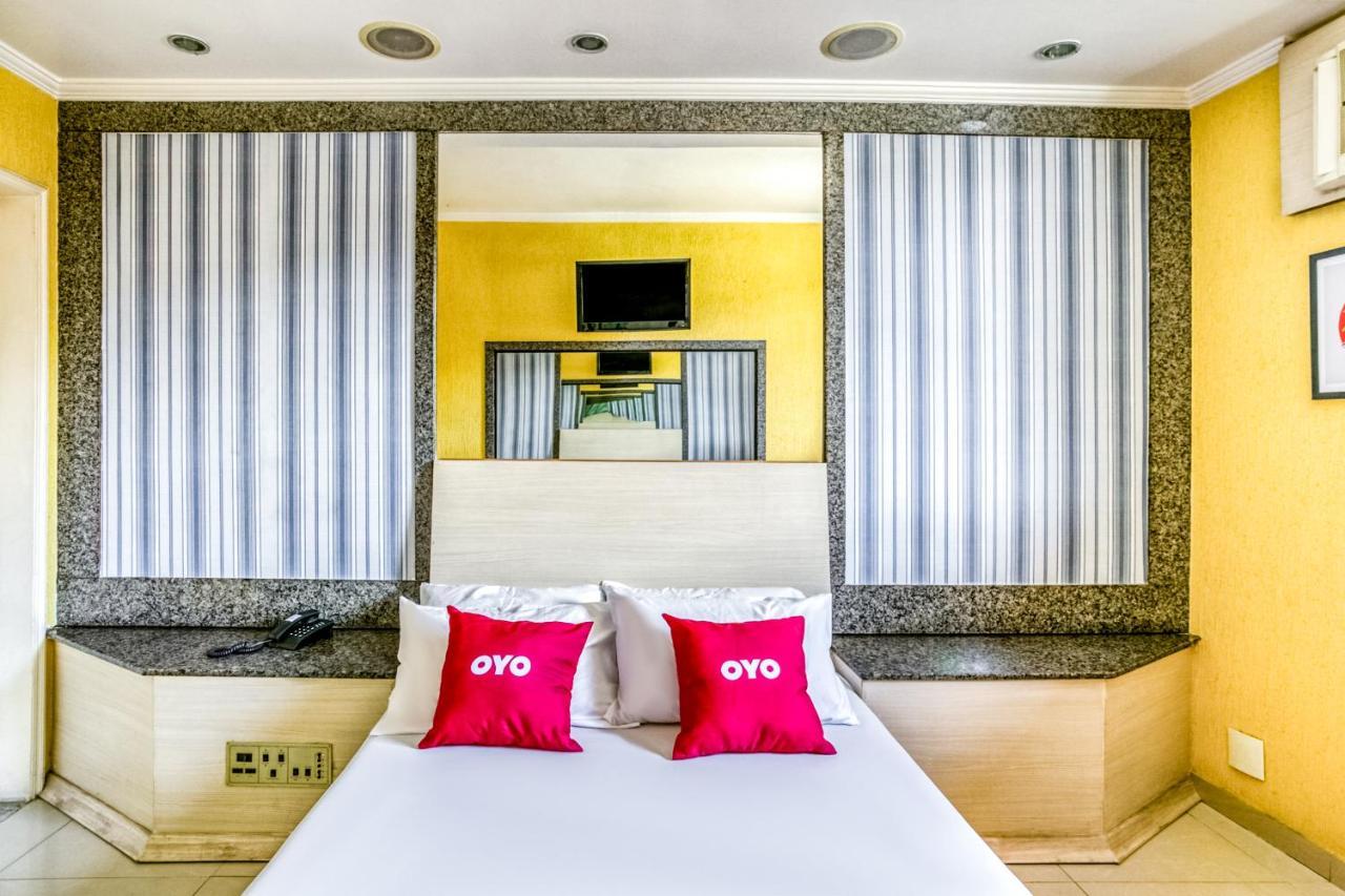Oyo Nobs Hotel, サン・ジョアン・デ・メリチ エクステリア 写真